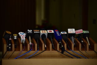 -国际赛事转播权争夺 激烈谈判展开，体育赛事转播权的重要性